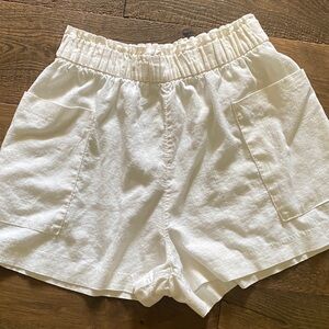 H&M Women's High Waist linen blend  Cream Shorts